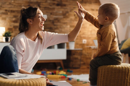 Garde d'enfant en 2026 : des tarifs en hausse, mais des aides fiscales méconnues