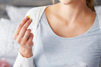 Grossesse et compléments alimentaires : ce qu'il faut vraiment savoir avant de choisir