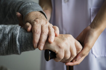 Seniors à domicile : comment fonctionne l'aide et qui peut en bénéficier ?
